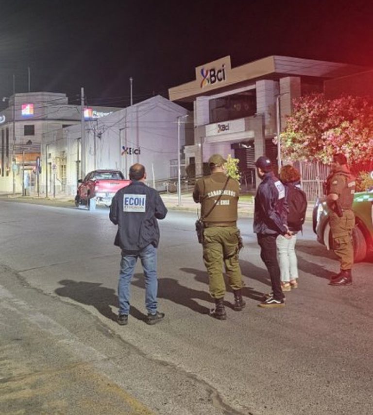 Confuso incidente terminó con joven baleado en Plaza de Armas de Linares