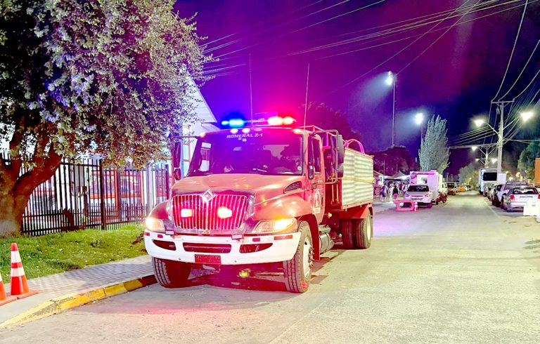 73 voluntarios de Bomberos de la Provincia de Curicó están brindando apoyo en el sur