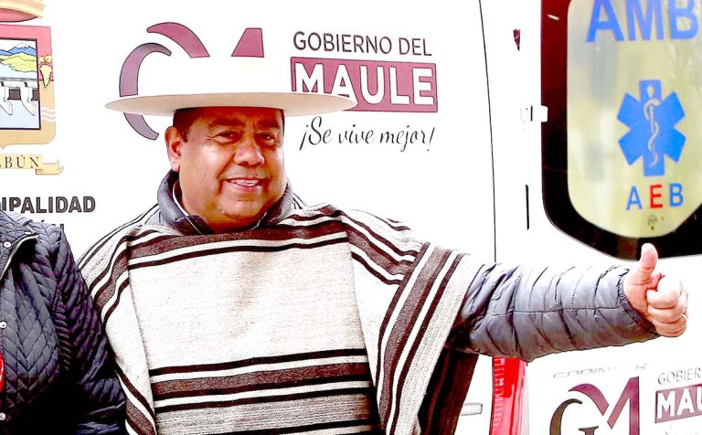 Detienen a alcalde de Colbún por caso “facturas falsas”,  pero queda libre tras pagar fianza de $114 millones