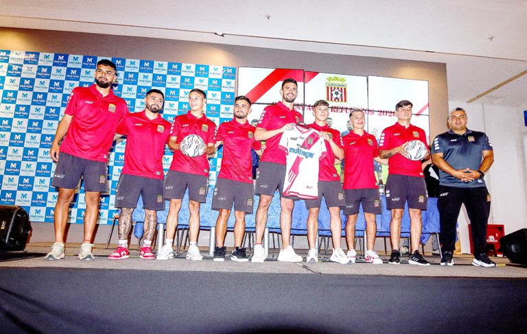 Presentan a los nuevos refuerzos de Curicó Unido