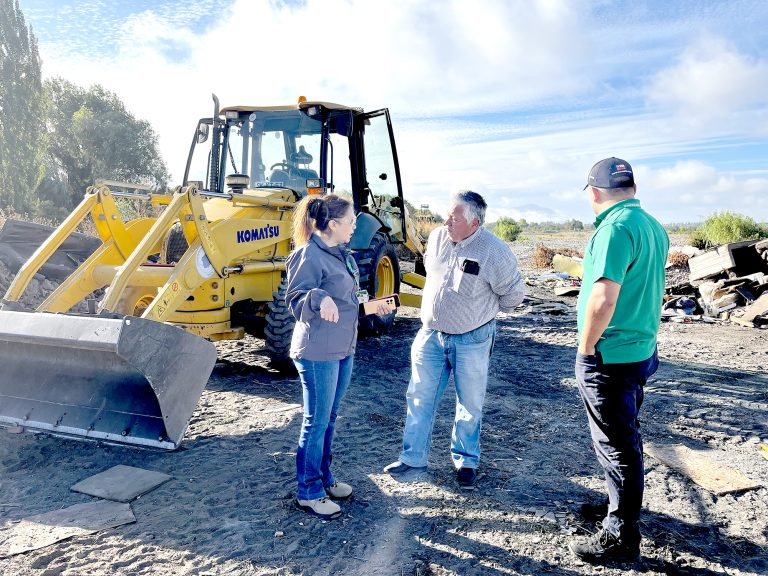 Sacan toneladas de basura de  la ribera del  río Lontué