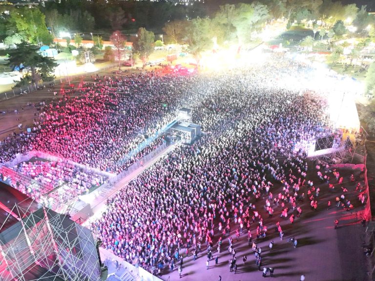 Ráfaga abrió los fuegos y Damas Gratis cerró con broche de oro primera jornada de la Fiesta de la Independencia
