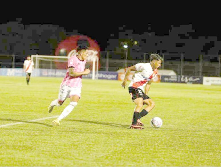 Curicó unido sufre con dos ‘goles de camarín’