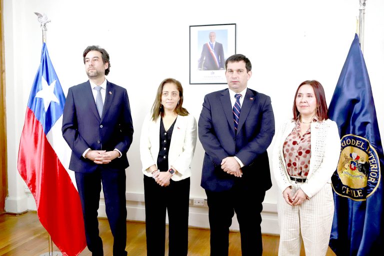 A Salud, Vivienda y Obras Públicas llegan los tres nuevos seremis presentados ayer