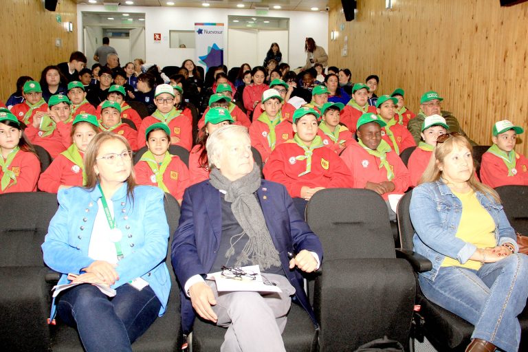 Conversatorio abordó la necesidad de cuidar el agua